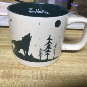 Tim Hortons 2019 Cream Forest Green Canadian Howling Wolf Coffee Mug Camp 16 oz